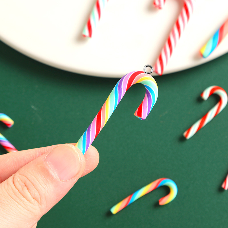 10 個かわいい粘土クリスマスペンダントチャーム樹脂ペンダン - Resin Art Materials Wholesale のレビューと価格