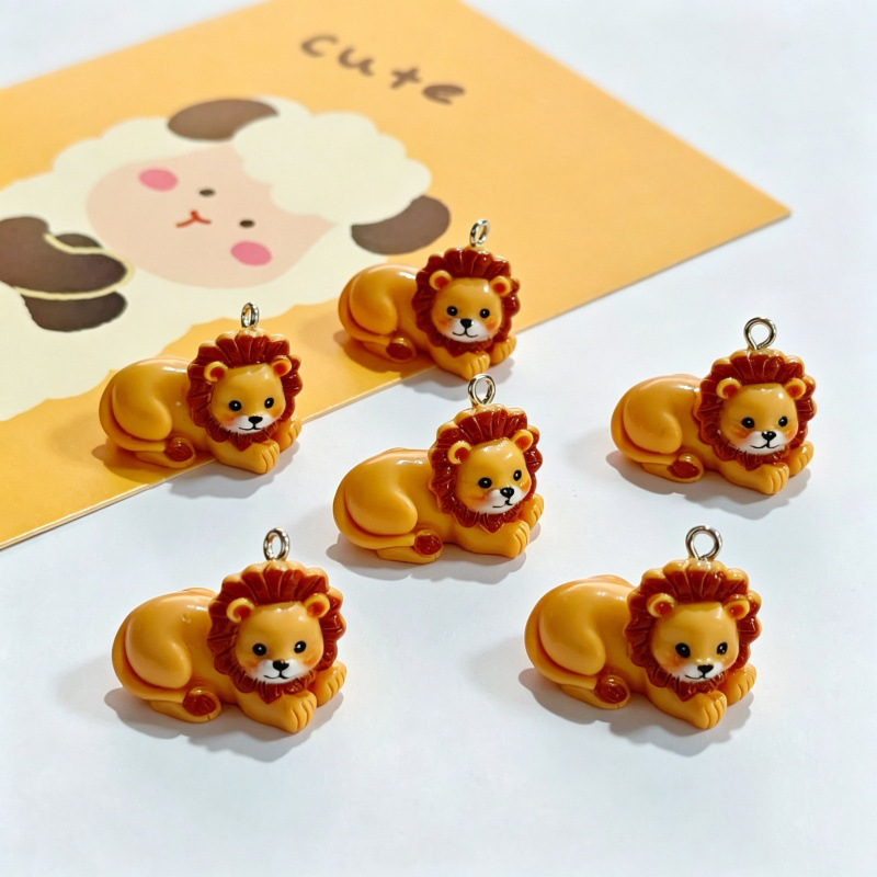 6個入り、樹脂製の可愛らしいライオンのペンダント。漫画風の動 - Resin Art Notes のレビューと価格
