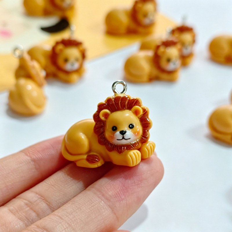 6個入り、樹脂製の可愛らしいライオンのペンダント。漫画風の動 - Resin Art Notes のレビューと価格